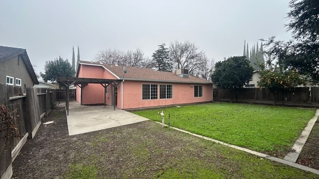 Building Photo - 1917 Coral Oak Ct