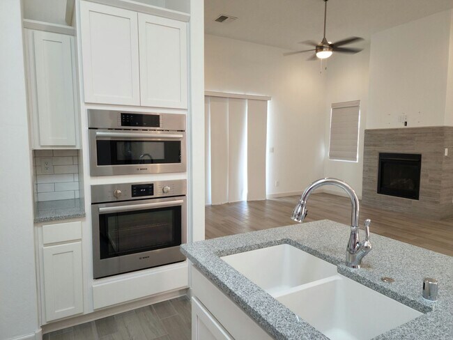 Building Photo - Modern 3-Bed, 2-Bath Home in Rio Rancho’s ...
