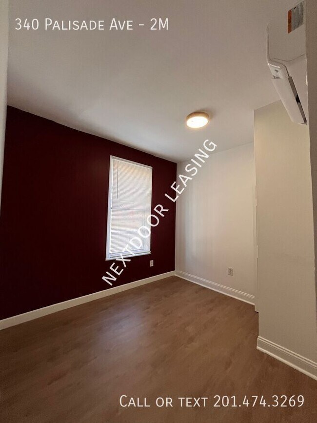 Building Photo - 340 Palisade Ave