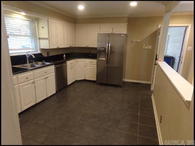 Building Photo - 4404 Greenway Dr
