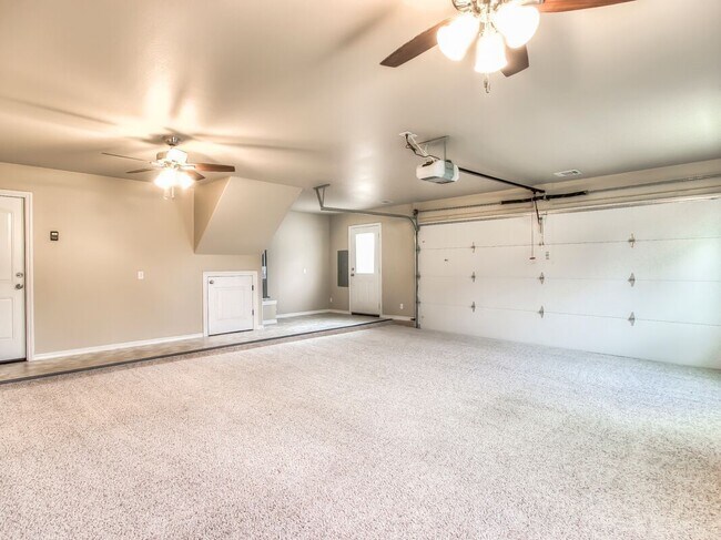 Building Photo - Beautiful home in Southern Oaks***HAUGHTON***