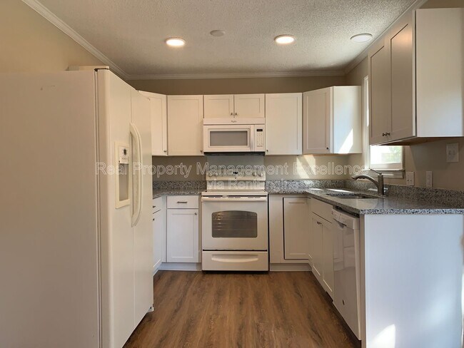 Building Photo - 4437 Whisperwood Dr