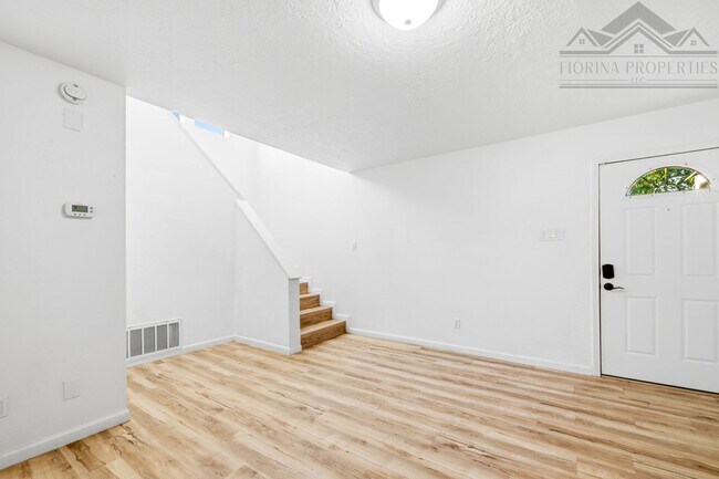 Building Photo - 1468 Acequia Borrada