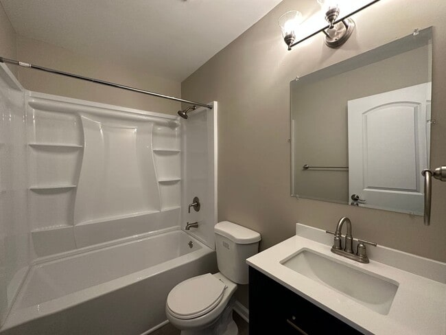 Building Photo - Charming 3 Bedroom/2.5 Bathroom Townhome with Attached Garage in Reisterstown, MD!