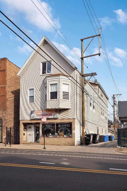 Building Photo - 1148 W Belmont Ave