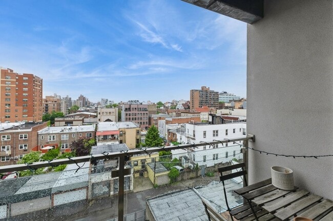 Building Photo - 21-17 31st Ave