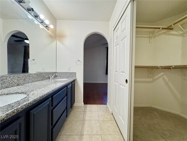 Building Photo - 7962 Traditional Ct