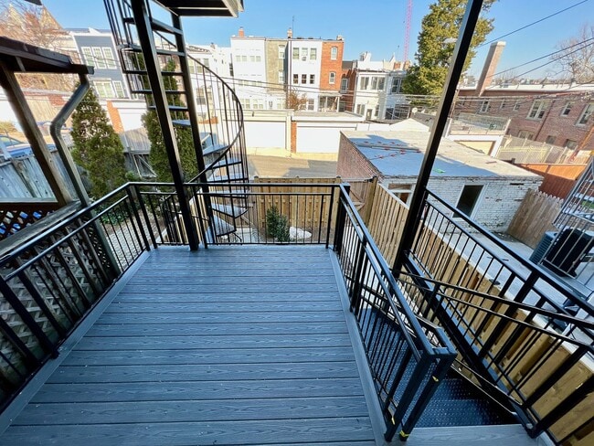 Building Photo - 1125 Fairmont St NW