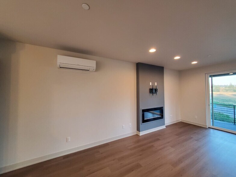 Living room - 17905 35th Ave SE