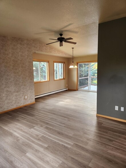 Building Photo - 341 Valley Grove Dr