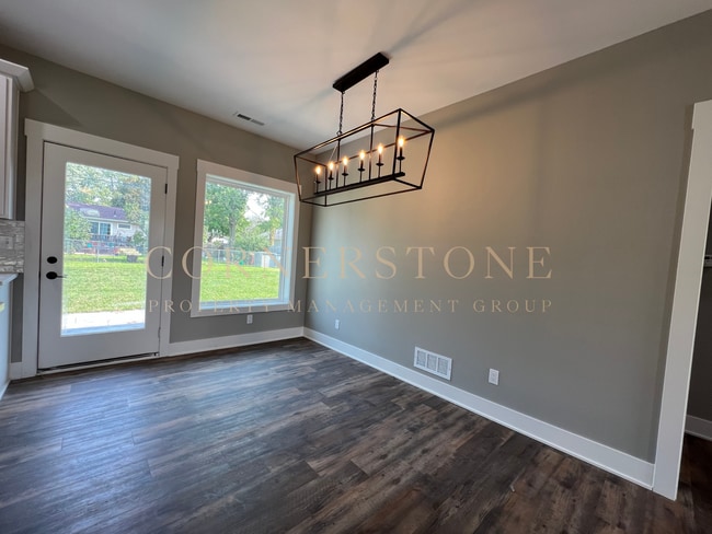 Building Photo - Beautiful 3 bedroom house! $2,250