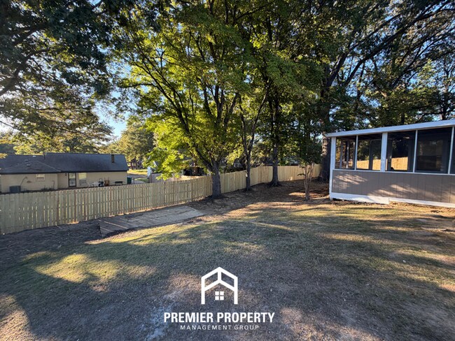 Building Photo - 3955 Castile St