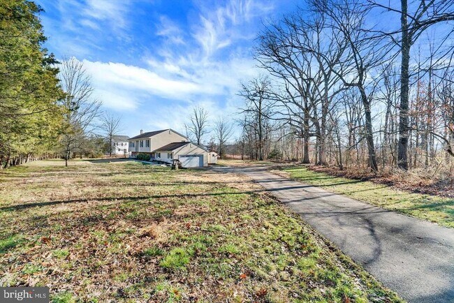 Building Photo - 5400 Curly Hill Rd