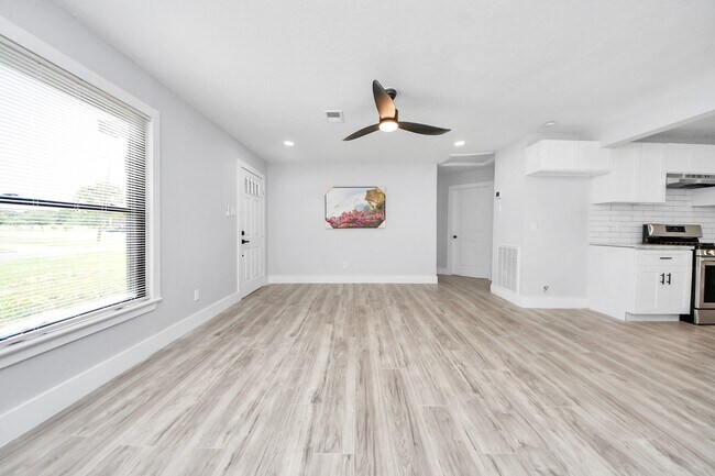 Building Photo - 503 Schilling Ave