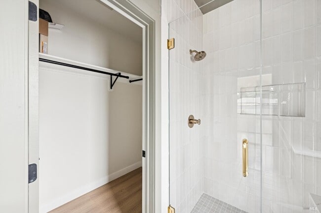 Building Photo - 735 Hunt Ave