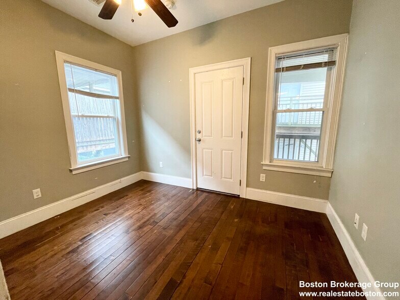 Building Photo - 178 Hillside St