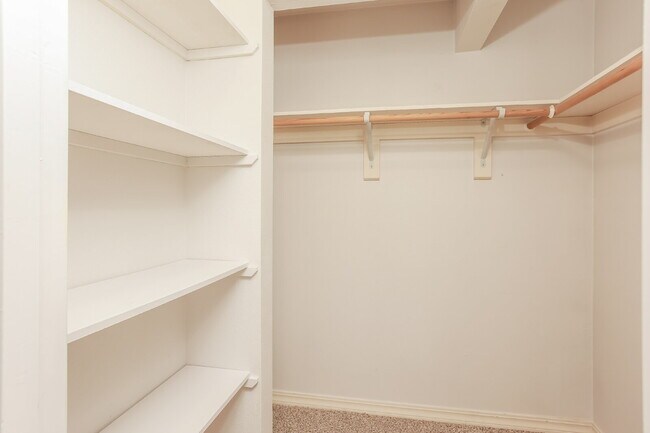 Building Photo - 2 bedroom 1 bath Condo for Rent in Everett WA