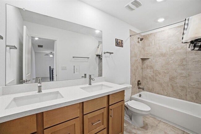 Building Photo - 13606 Long Is Dr