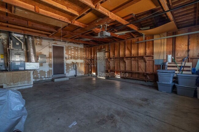 Building Photo - 2930 Angel Dr