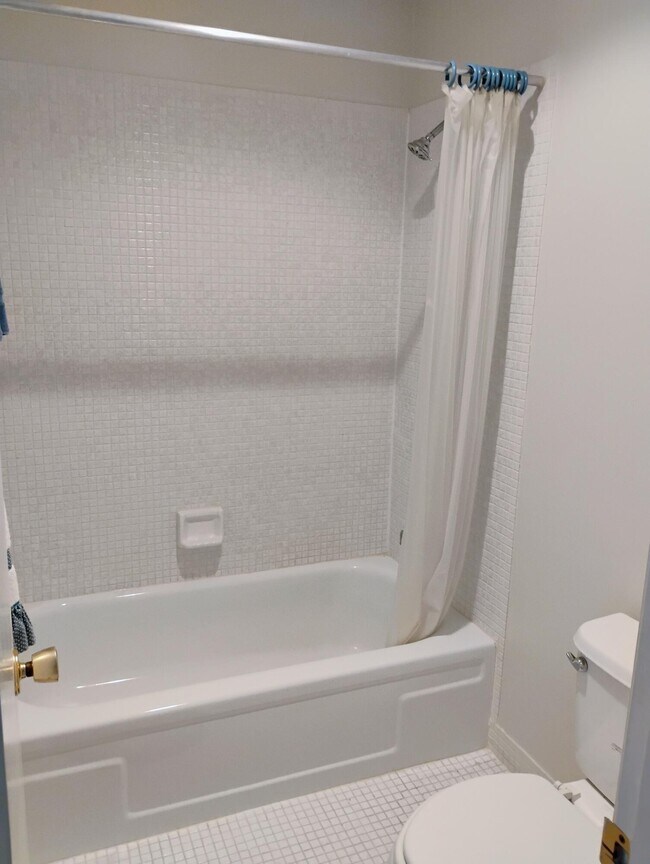 Building Photo - 1661 NW 20th Ave