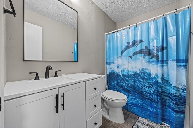 Building Photo - 38 Hallmark Dr