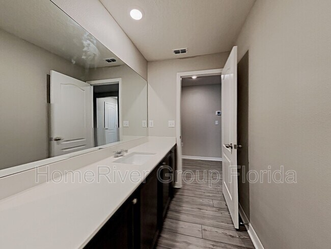 Building Photo - 1904 Michigan Way