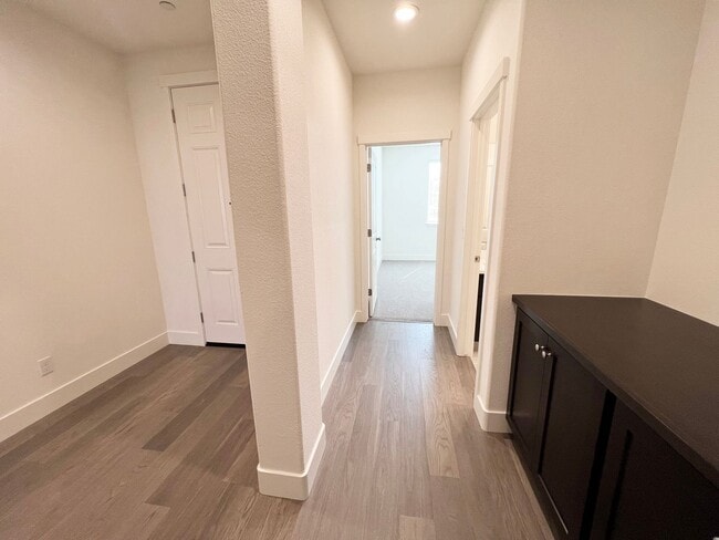 Building Photo - Well maintained 4-bedroom, 2-bathroom home...