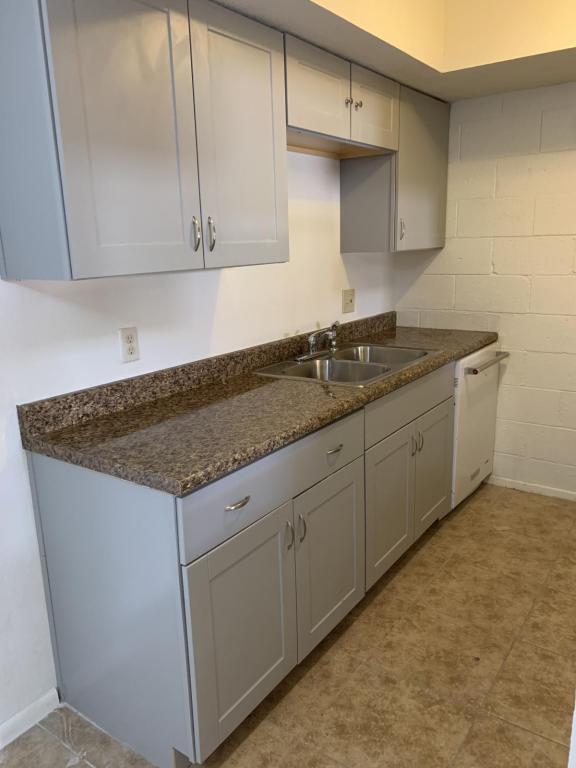 Building Photo - 3412 W El Caminito Dr