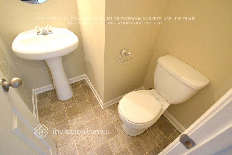 Building Photo - 502 Whitney Way