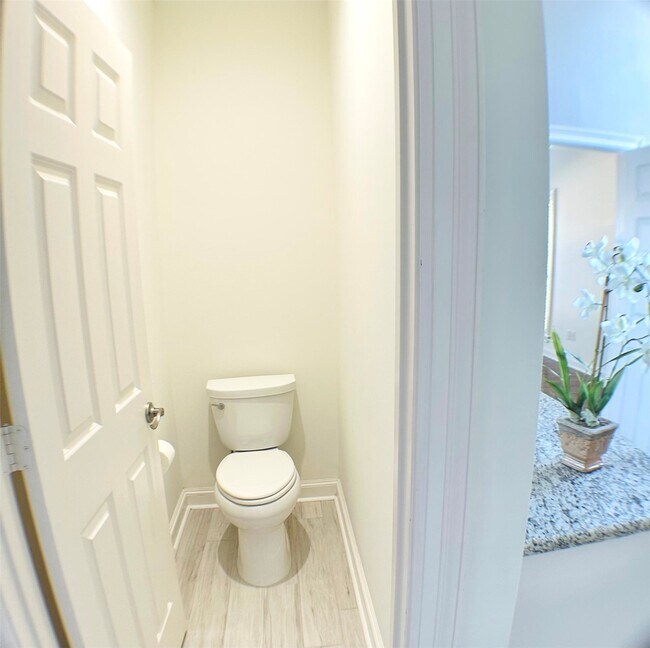 Building Photo - 913 Birdsall St