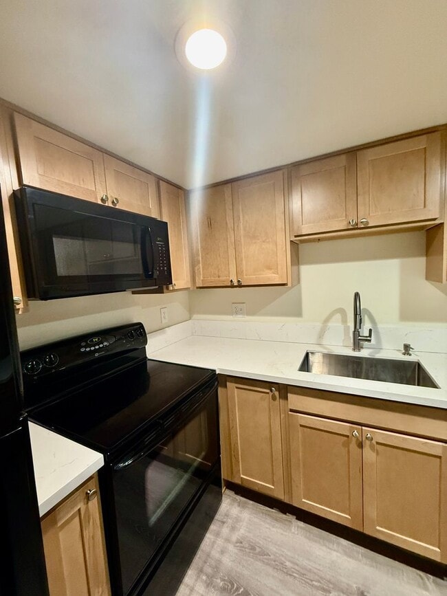 Building Photo - Lupin Apartments