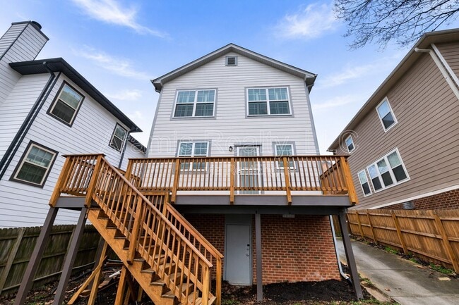 Building Photo - 587 Delbridge St NW