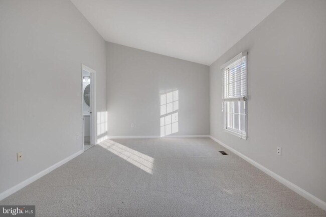 Building Photo - 7267 Olde Lantern Way