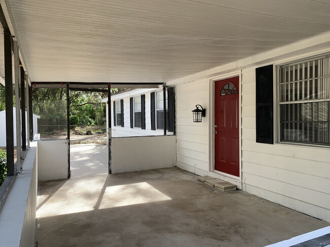 Covered porch - 2821 S 90th St