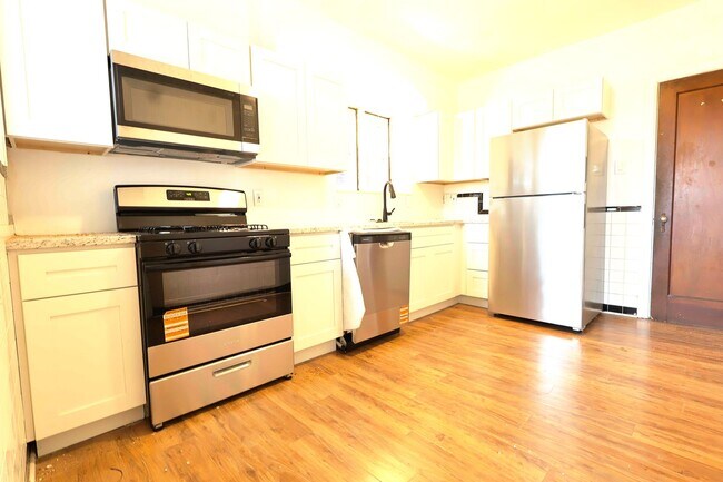 Building Photo - 3754 Dunnica Ave