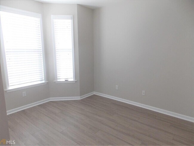 Building Photo - 2310 Applegate Ln