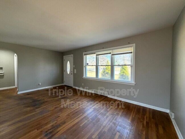 Building Photo - 1110 Jennings Station Rd