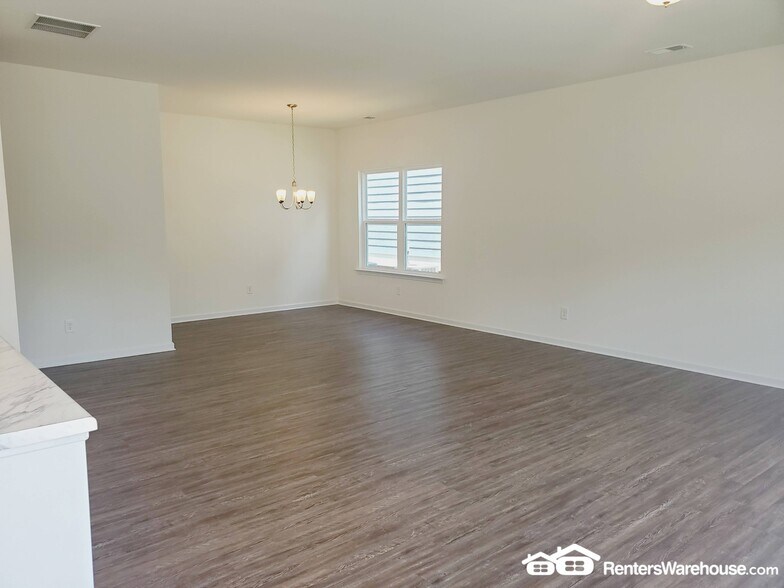 Building Photo - 3834 Clarington Dr