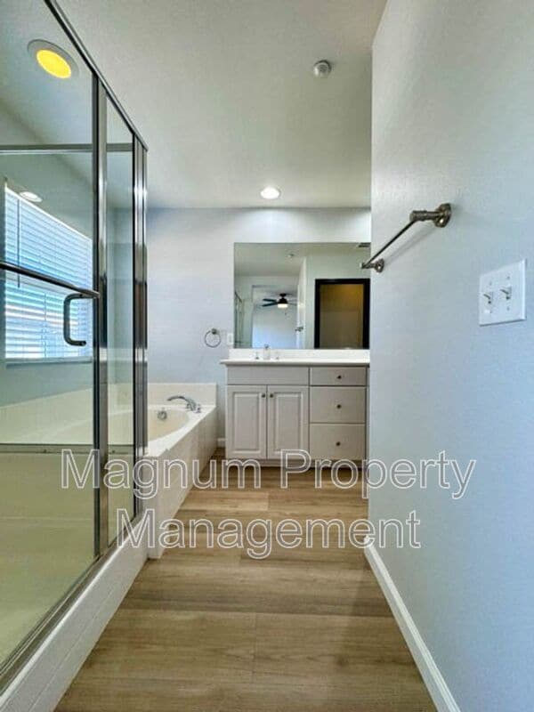 Building Photo - 33620 Willow Haven Ln