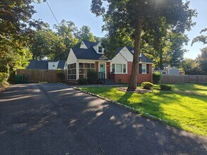 Building Photo - 3 bedroom home off of Parham Rd