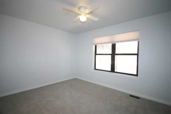Building Photo - Great 2 bedroom condo in Old Colorado City!