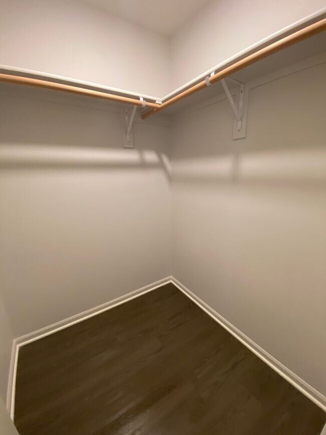 Building Photo - *Pre-leasing* Three Bedroom | Two and a Half Bath Home in Spring Hill!