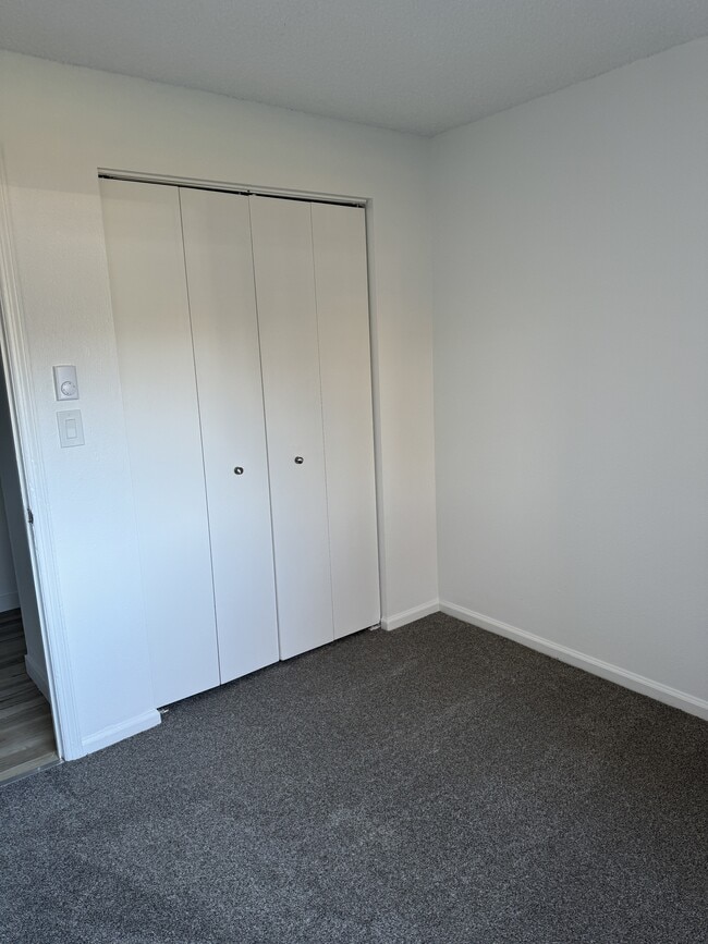 Building Photo - 1061 W Beaver Creek Blvd