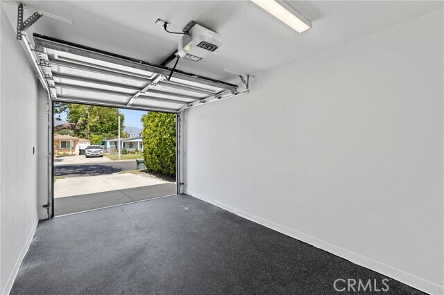 Building Photo - 827 N Lamer St
