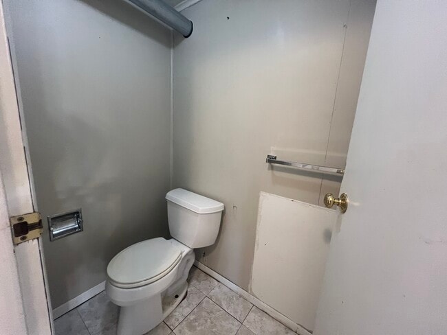 Building Photo - 141-143 Bradley St