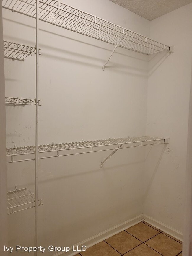 Building Photo - 3 br, 2 bath House - 3664 DellingDowns Dr.