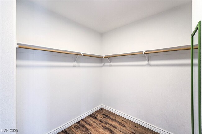 Building Photo - 9194 Red Knoll St