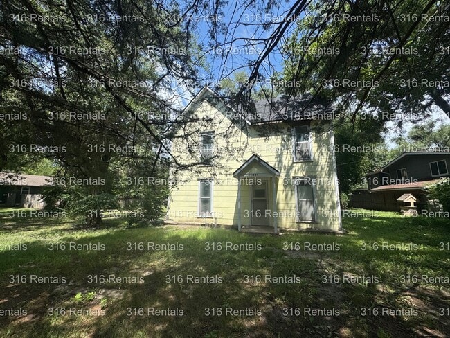 Primary Photo - $1195 - 4 bed 1 bath - Single Family Home