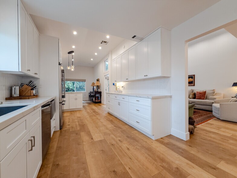 Building Photo - 5323 W Goldenwood Dr