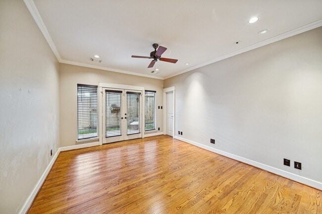 Building Photo - 2024 Vermont St